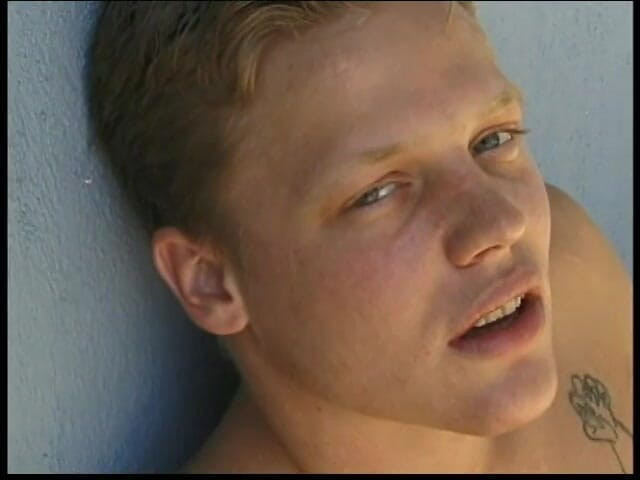 Gays Case: Gorgeous young dude loves playing with his stick outdoors