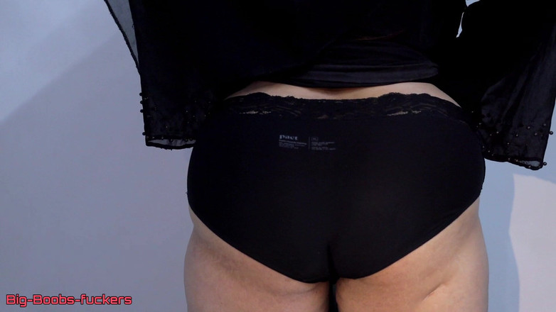 Big-Boobs-fuckers: Cô vợ Ấn Độ Hồi giáo đội khăn trùm đầu cưỡi cu giả và...