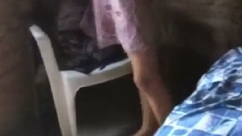 Couple Masti: Jiran India berkongkek di bilik