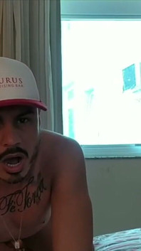 Este garoto latino precisa gozar dentro do buraco francês