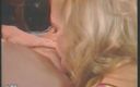 Amazing asses and pussies: Ідеальні блондинки трахаються на пляжі - dvd