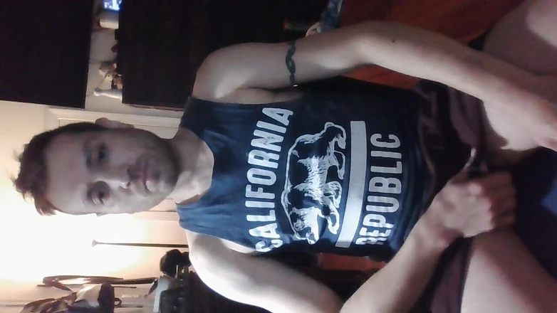 KoreanItalian: Играю с моим хуем в офисе