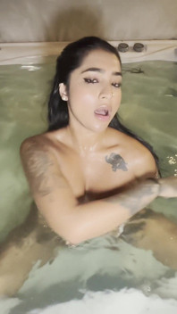 La lurida troia yasmina khan vuole il tuo sperma! ISTRUZIONI per nella sua Lehenga