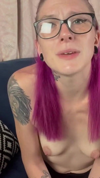 Ești curva zeiței Ellie