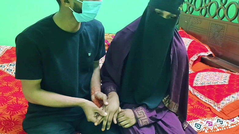 Bdsex24: mere khaali ghar men meri hot aur seksi garlaphrend ko...
