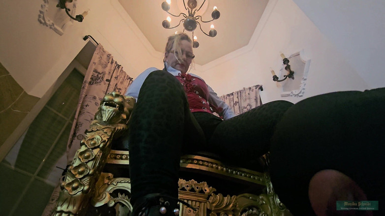 Strict Senz: Monika Schmidt Dirty Shoe Soles lízání Obryně Uctívání bot