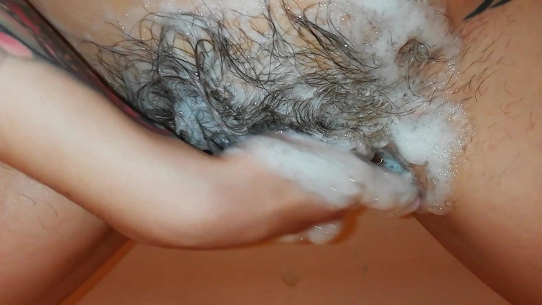 Cuteblonde666: Lavar mi coño peludo extremo
