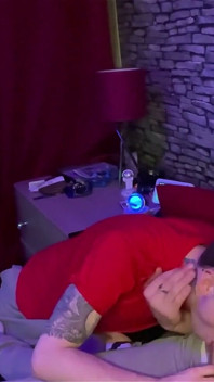 Après avoir invité mon frère à traîner