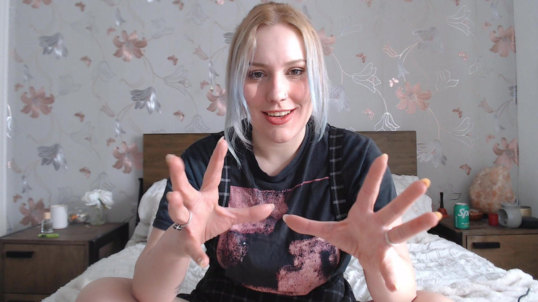 Ripley sweet studio: Няня ест