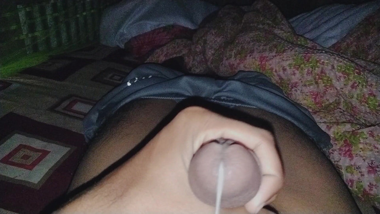 saad: Pozdní noční masturbace se mnou.