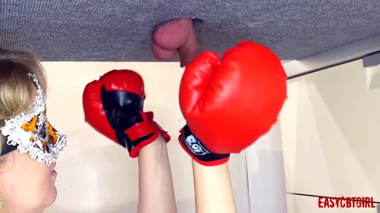 AnnyCandyPainboy: Bà chủ đấm bốc trong cô ấy nô lệ balls easycbtgirl