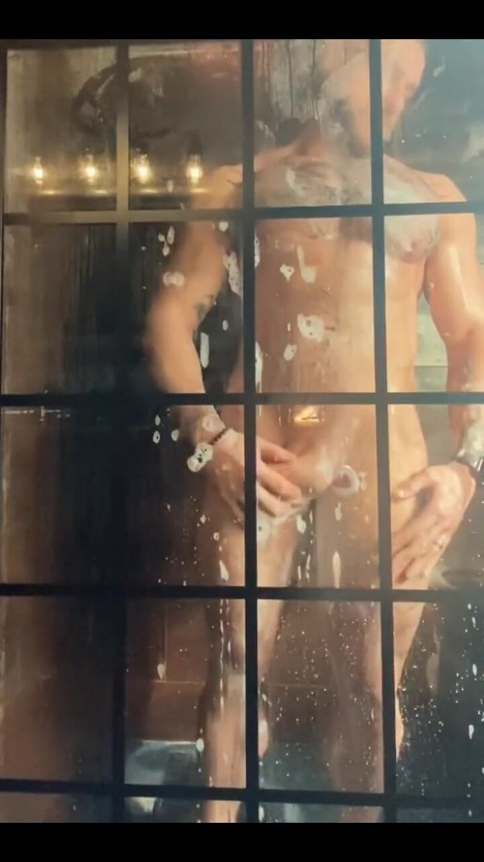 Leo Bayne: 我低调的感觉就像一个多媒体大师