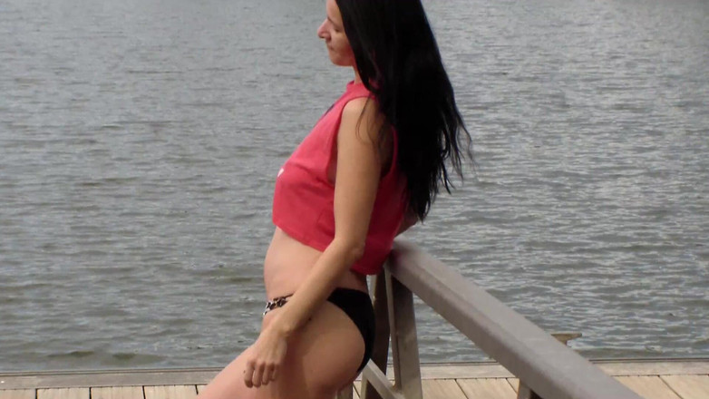 Spaingirl Natalie: Se détendre au bord du lac