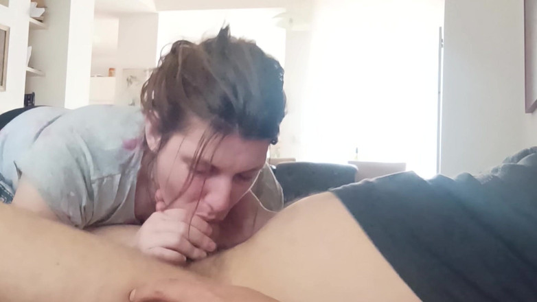 vuana: Homemade Amateur Slut Sucking Big Cock Untill He Cums in...