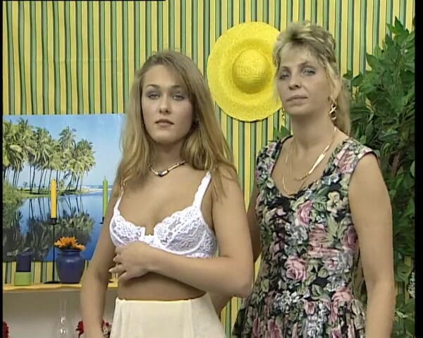 YOUR FIRST PORN: Meine stiefmutter hat es verdient - la mia matrigna lo merita