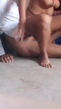 그녀를 지지하는 척하여 친구의 여친을 따먹어