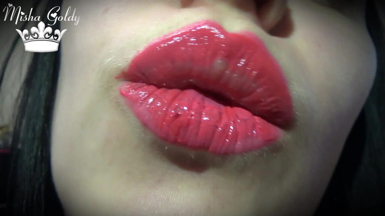 Goddess Misha Goldy: Nafsu Lipgloss