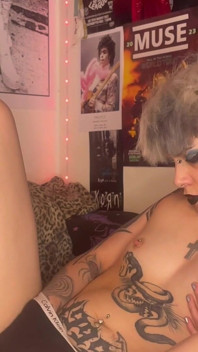 Üvey kız kardeşin tarafından küçülüyor! Sapık dev kadın fetişine küçülen iksir küçülen fetiş zihin sikişi tabu dildo sikişi glitte