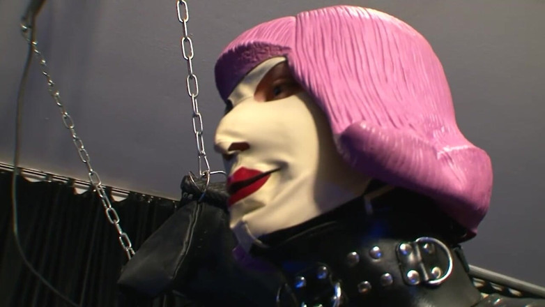 Absolute BDSM films - The original: Dominante demütigungen hängen