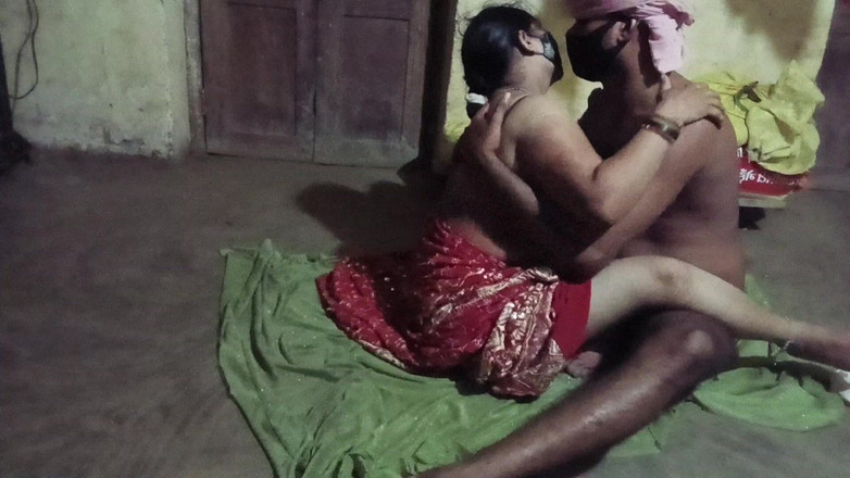 Desi_bhabhi121: Forplay romantis pasangan Asia