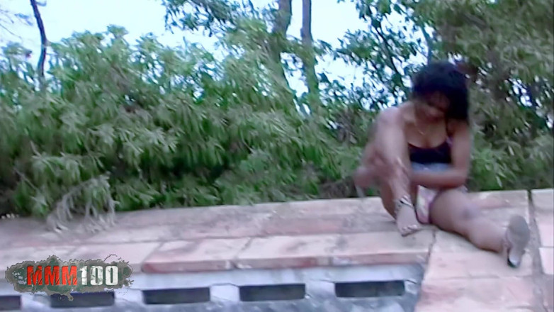 MMM100: Shania Shania Strip w pobliżu starego opuszczonego basenu