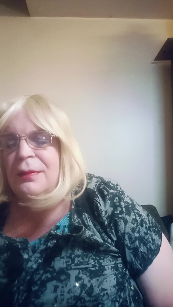 Stephanie-Nicole-TV: Septiembre 2026 vlog - masticando la grasa mientras se fuma un tabaco