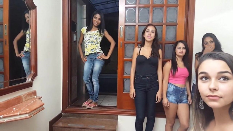 FetishKing: Une lesbienne embrasse la file d’attente pour embrasser les meilleures...