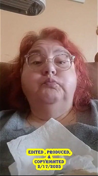 Asistenta Vicki Mănâncă Aici Prânzul și apoi savurează niște înghețată delicioasă