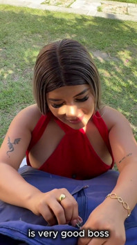 De Colombiaanse blonde Naty Delgado heeft een podcast die eindigt met seks buiten - Brian Evansx