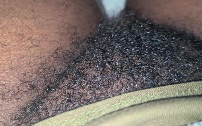 Roseblue2: Hard vrouwelijk orgasme tijdens het kijken naar porno