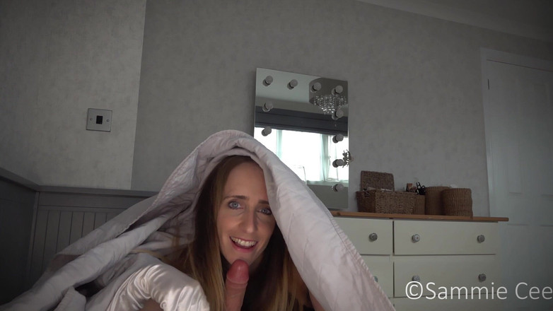 Sammie Cee: Неверная подруга в перчатках