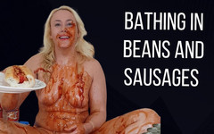 Michellexm: Mandi dalam kacang yang dibakar dan sosej bogel