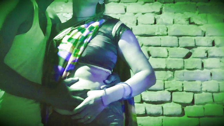 HotBhabhi420: В темную ночь я плюнул на мою соседку Kanchan Чачи и расширил ее киску