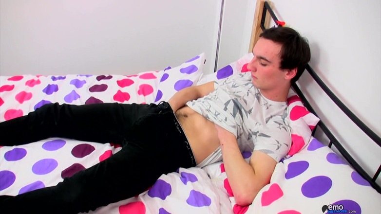 Homo Emo: Une éjaculation puissante par Matt