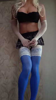 Cruz con medias azules