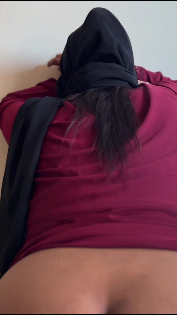 Aria Mia: 私の大きなお尻が欲しいですか?それはあなたのために完全に無料です!