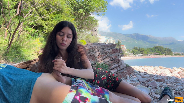 Katty West: Berkelip batang di luar yang berisiko di pantai - saya mengambil...