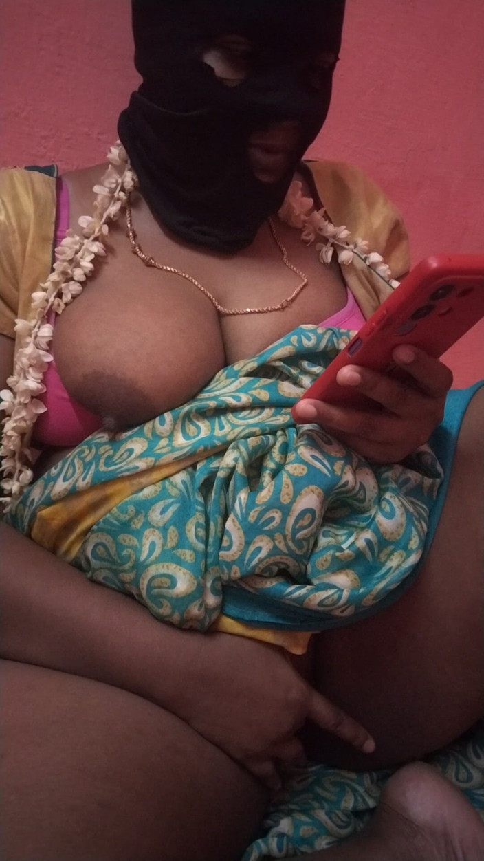 Benita sweety: Tamil Sex Stories Reading by Female Stepmother