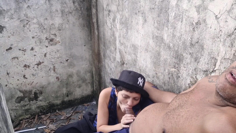 Bebes vagabundas: Dal jsem lesbičku, aby zaplatila za kouření na schodech.