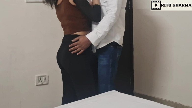 Ritu Sharma: Indiana musulmana sorellastra sana scopata da un giovane fratellastro amatoriale...