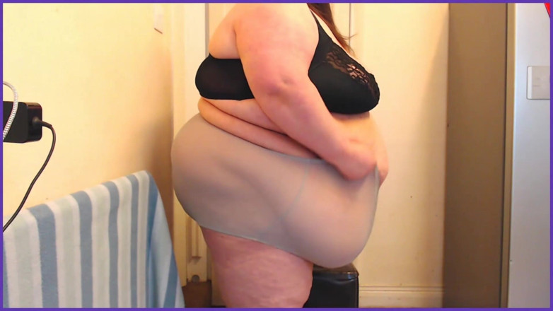 SSBBWLadyBrads: SSBBW slow motion belly jiggles and shakes
