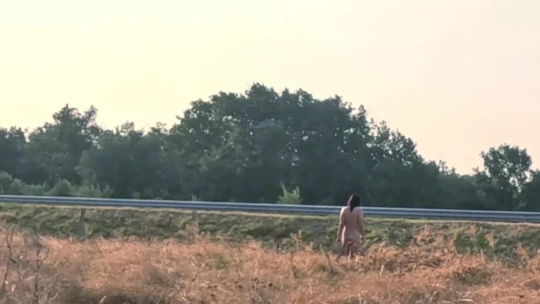 Za Za: Summer Walk of the Slave Tih