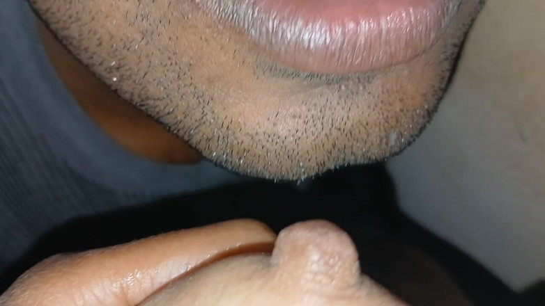 Kimmo: Eu tenho peitos de indiana para beber.