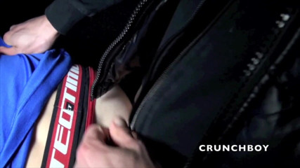 Crunch Boy: Scopata nel parcheggio da un arabo dritto