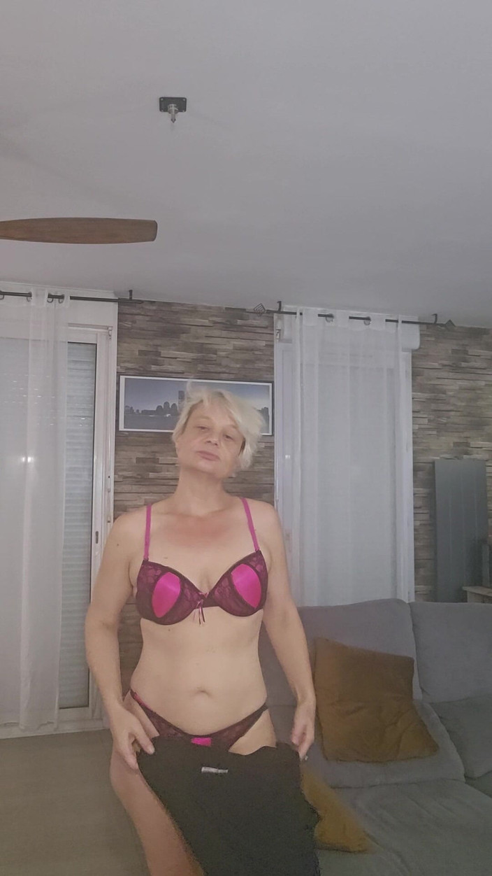 Sofy13: You Prefer in Lingerie or Nude?