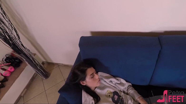 Foot Fetish HD: Los pies de Petra en esclavitud de cinta