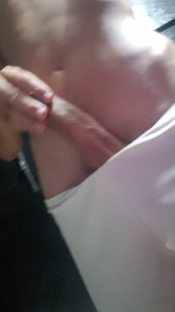 Tôi để lộ dương vật của mình