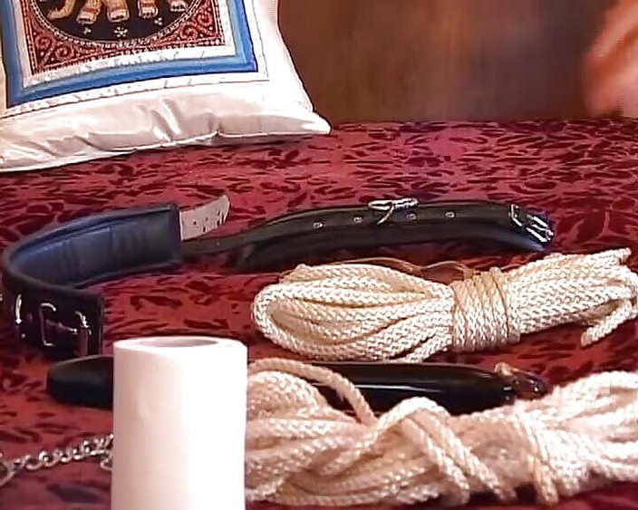 Deutsche Camgirls: Loira alemã avó dominada e fodida por mestre mais jovem