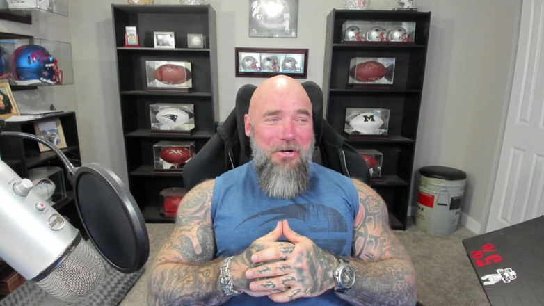 Raw and Uncensored with Masculine Jason: Considera esto antes de salir con un culturista