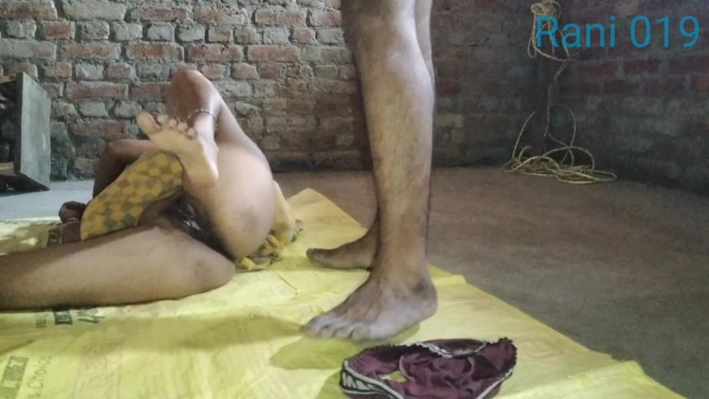 Rakesh: Desi dona de casa Rubi Bhabhi Ki Mast Chudayi Devar...